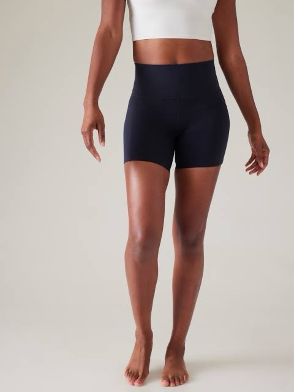 Athleta Salutation Stash Pocket II 5” Short Black Stretch X-Small